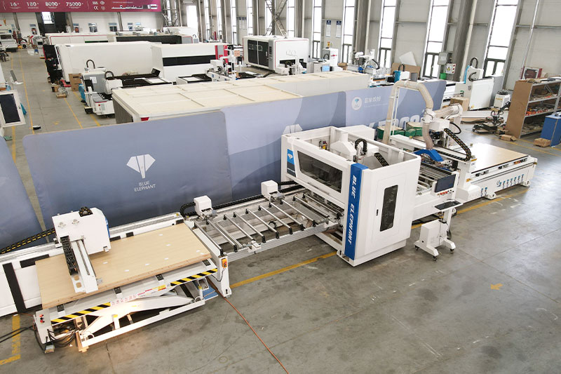 貼標(biāo)鉆切一體機